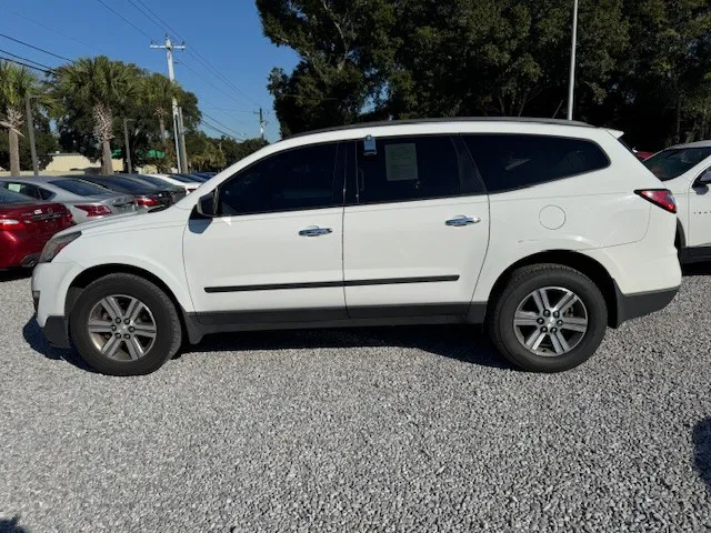 2017 Chevrolet Traverse LS's photo