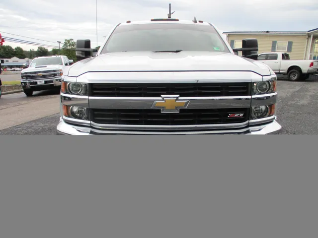 2016 Chevrolet Silverado 2500HD photo 2