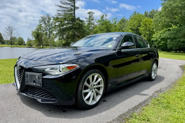 2019 Alfa Romeo Giulia 2.0 Auto AWD's photo