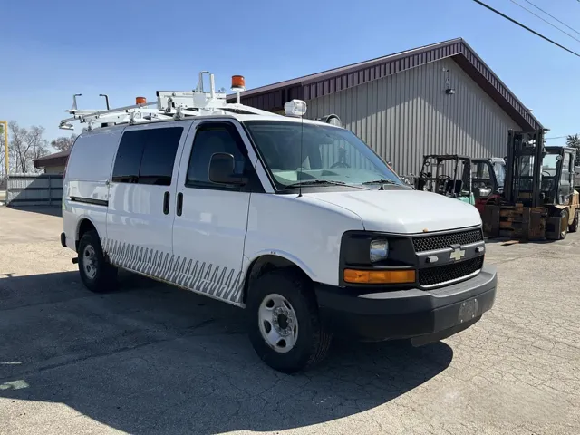 2013 Chevrolet Express 3500 Work Van HD's photo