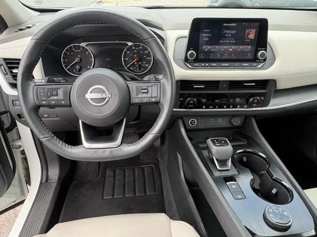 2023 Nissan Rogue SV - Photo 17