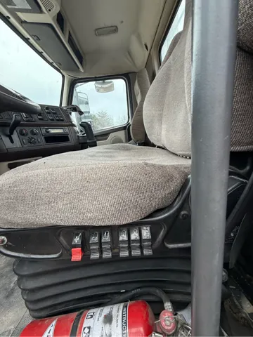 2012 Volvo VN - Photo 9