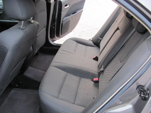 2010 Ford Fusion SE - Photo 10