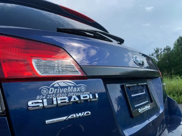 2010 Subaru Outback Premium 2.5i photo 21