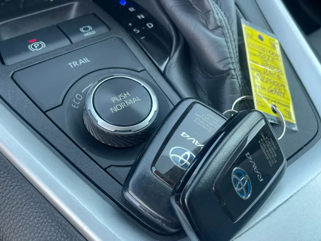2022 Toyota RAV4 Hybrid photo 14