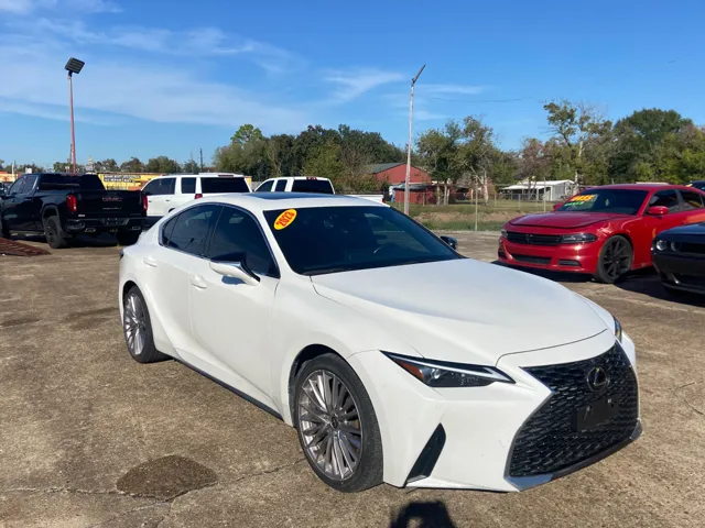 2023 Lexus IS 300's photo