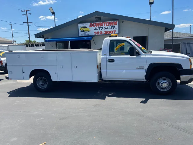 2004 Chevrolet Silverado 3500 Chassis Cab LS - Photo 2