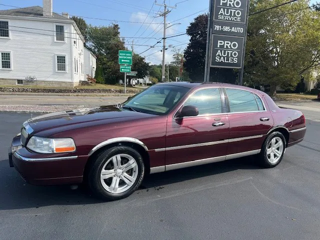 2006 Lincoln Town Car Signature Limited