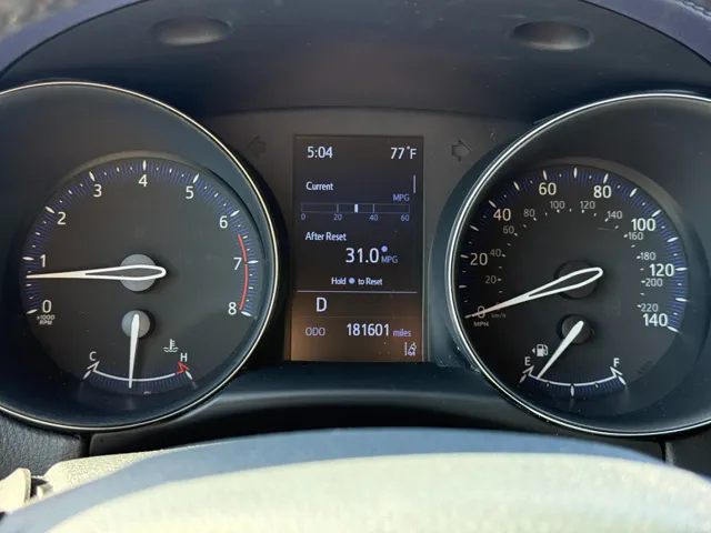 2021 Toyota C-HR XLE - Photo 39
