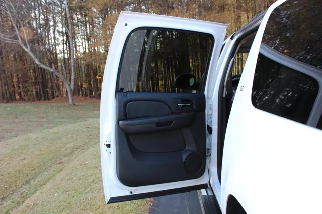 2011 Chevrolet Suburban LT - Photo 11