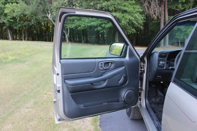 2002 GMC Sonoma SL - Photo 8