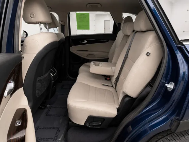 2019 Kia Sorento LX - Photo 16