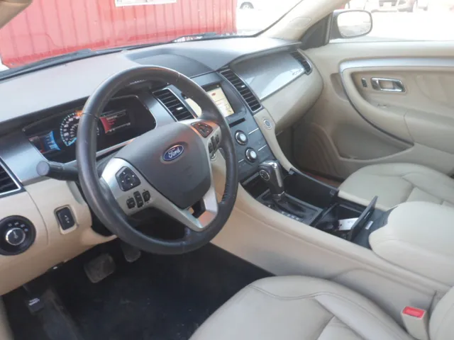 2017 Ford Taurus SEL - Photo 8