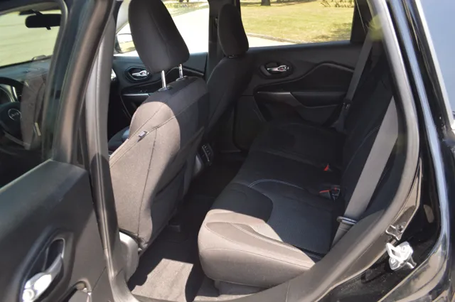 2019 Jeep Cherokee Latitude - Photo 18