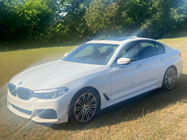 2019 BMW 5 Series 530i Sedan's photo