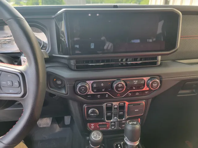 2024 Jeep Wrangler 4-Door Rubicon 392 - Photo 11