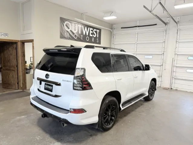 2023 Lexus GX Base - Photo 11