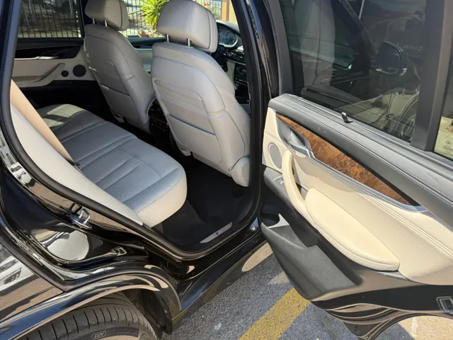 2015 BMW X5 xDrive50i - Photo 28