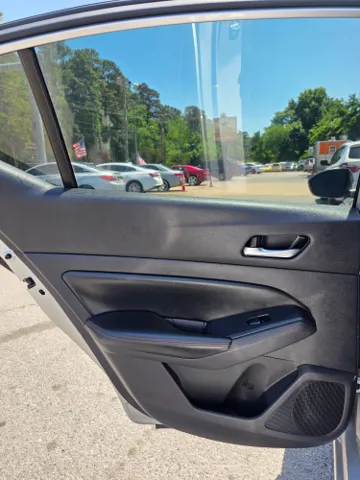2020 Nissan Altima SR - Photo 17