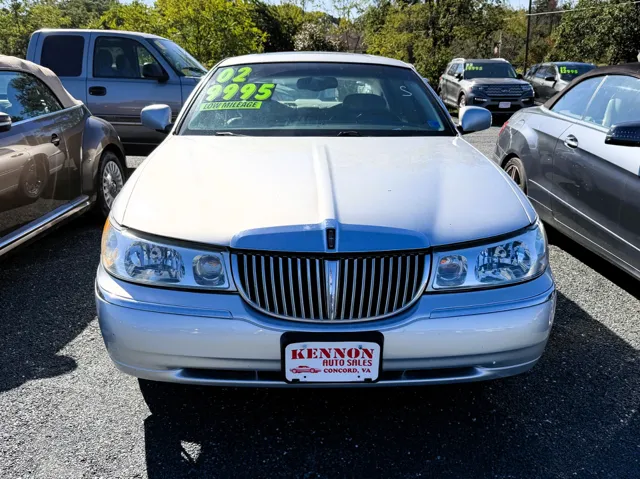 2002 Lincoln Town Car