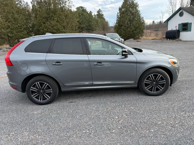 2017 Volvo XC60 T5 Dynamic - Photo 6