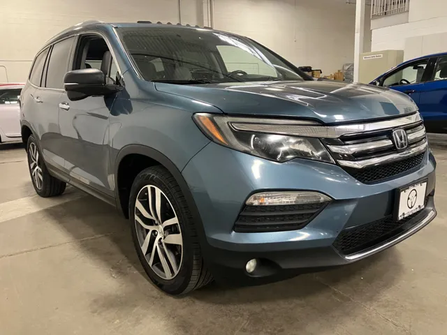 2016 Honda Pilot Touring photo 12