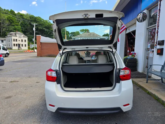 2015 Subaru Impreza Premium - Photo 10