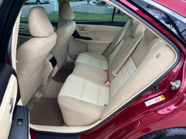 2016 Toyota Camry LE - Photo 8