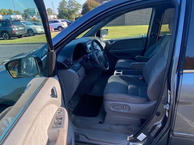 2010 Honda Odyssey EX photo 12