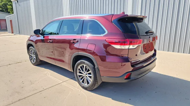 2018 Toyota Highlander XLE - Photo 11