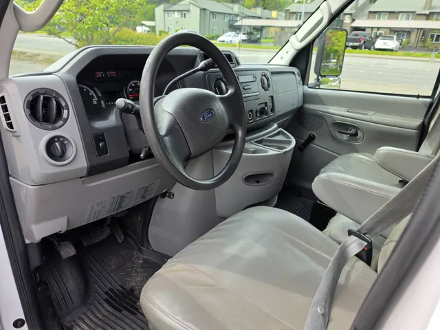 2011 Ford Econoline - Photo 12