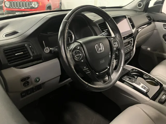 2016 Honda Pilot Touring photo 15