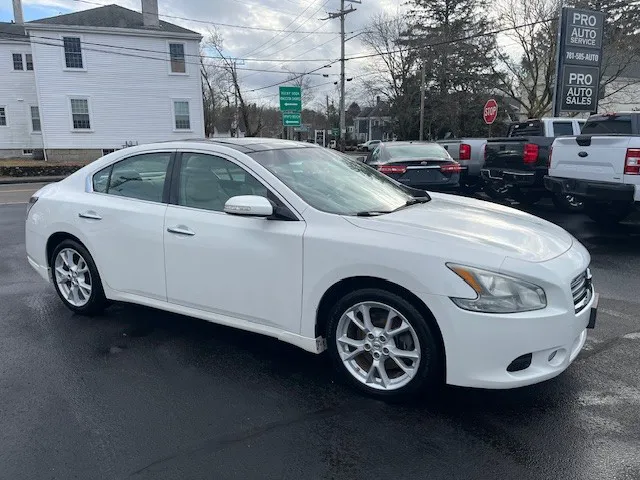 2012 Nissan Maxima's photo