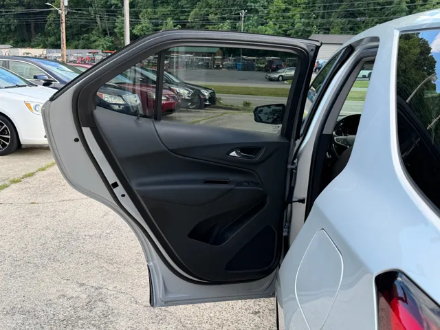 2022 Chevrolet Equinox LT - Photo 11
