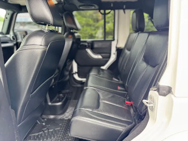 2013 Jeep Wrangler Unlimited Sahara - Photo 8