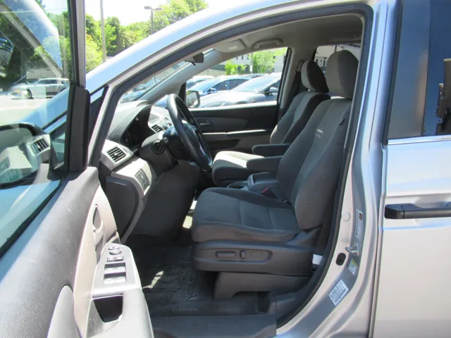 2013 Honda Odyssey LX - Photo 9