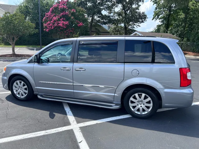 2015 Chrysler Town & Country Touring - Photo 13