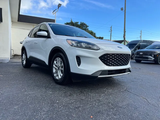 2020 Ford Escape SE