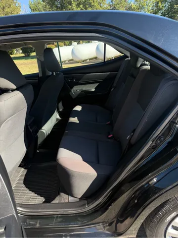 2018 Toyota Corolla LE - Photo 11
