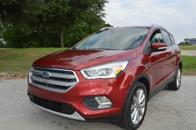 2017 Ford Escape Titanium's photo