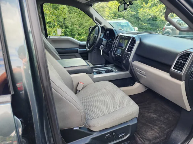 2015 Ford F-150 XLT photo 15