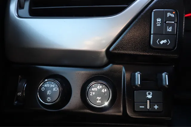 2015 Chevrolet Tahoe LTZ - Photo 26