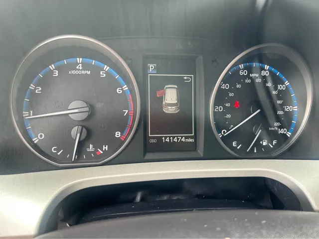 2017 Toyota RAV4 LE - Photo 14
