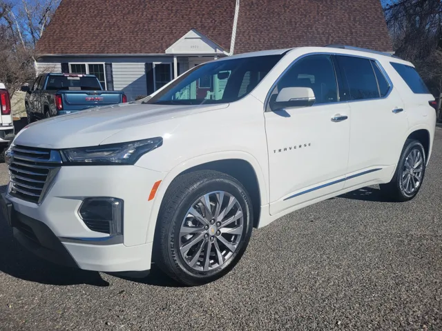 2023 Chevrolet Traverse Premier's photo