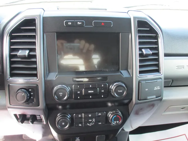 2022 Ford F-450 XLT photo 8