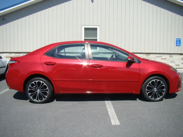 2015 Toyota Corolla's photo