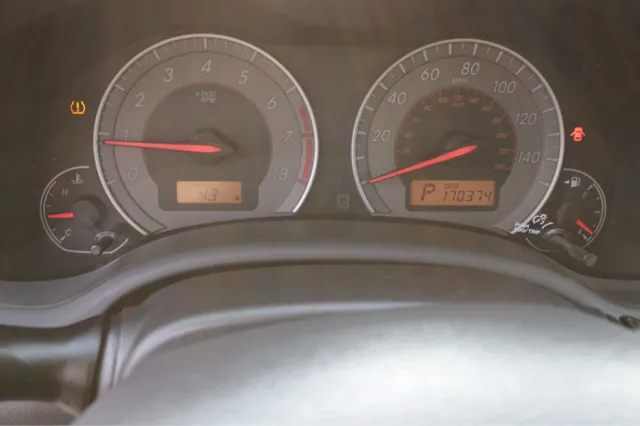 2010 Toyota Corolla LE - Photo 14