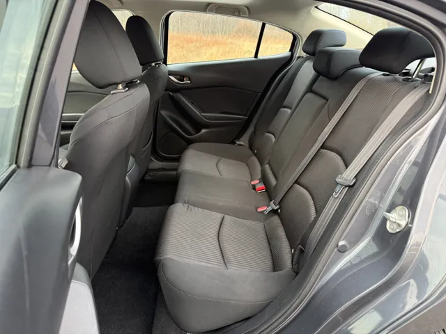 2016 Mazda MAZDA3 i Touring - Photo 16