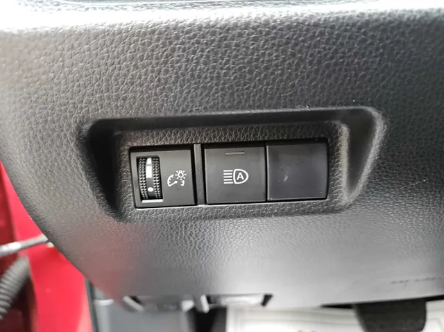 2019 Toyota RAV4 LE photo 10