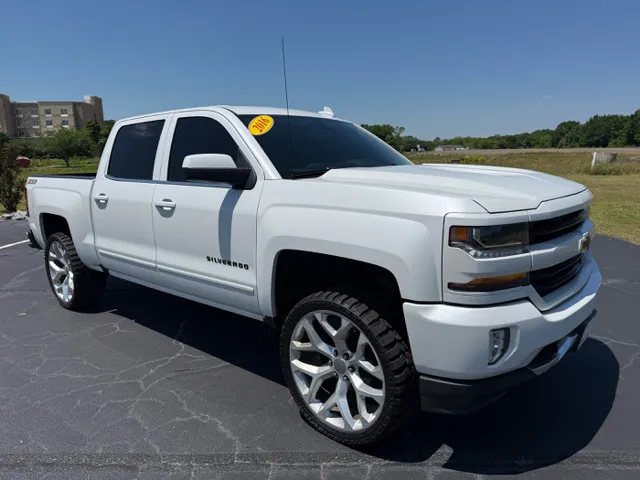 2016 Chevrolet Silverado 1500 LT 4X4 Crew Cab Standard Box's photo